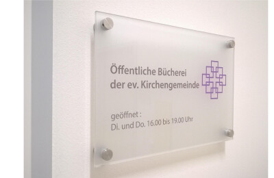 Satiniertes Türschild