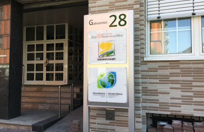 Aluminium Stehle mit Beschriftung