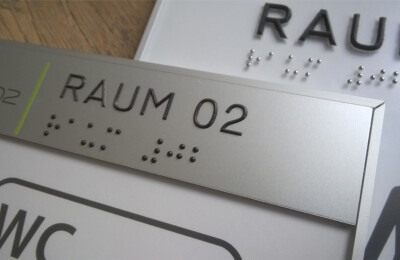 Brailleschrift und taktiler Schrift