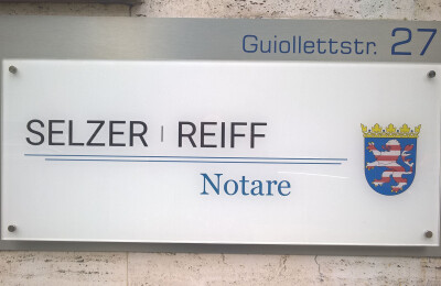 kombianlage-edelstahloptik-plexi-wappen-eleganz