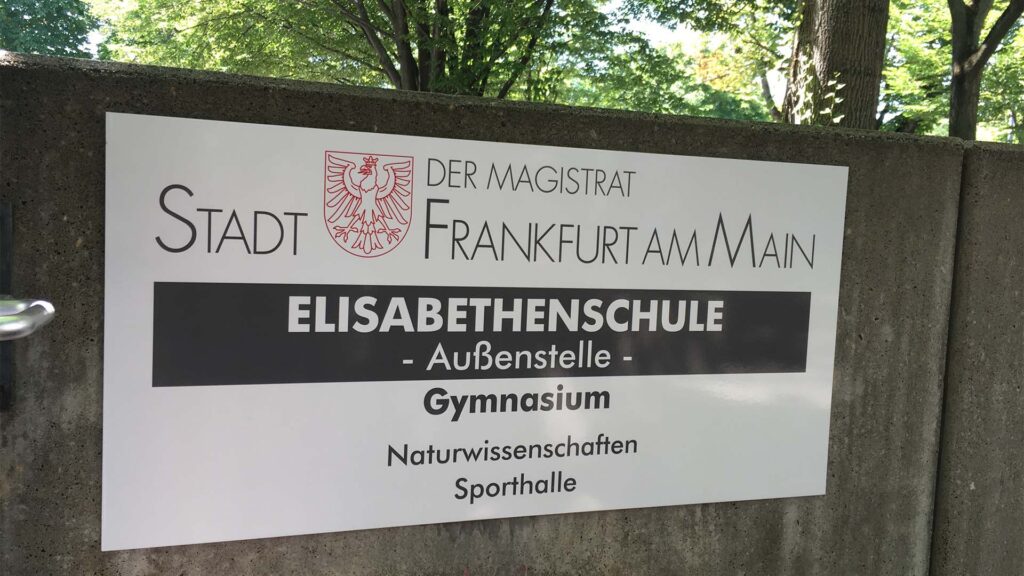 schild-Elisabethenschule-frankfurter-schilderfarbik-2021