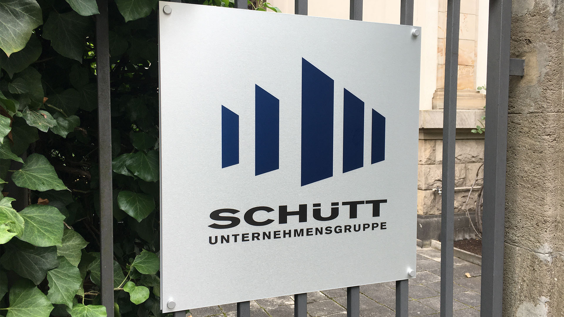 Schütt-Schild-frankfurter-schilderfabrik-meides-2021