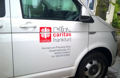 Autobeschriftung Caritas Frankfurt