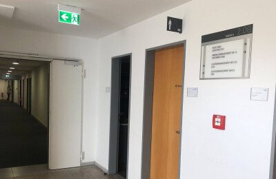 Wegweiser im Innenbereich