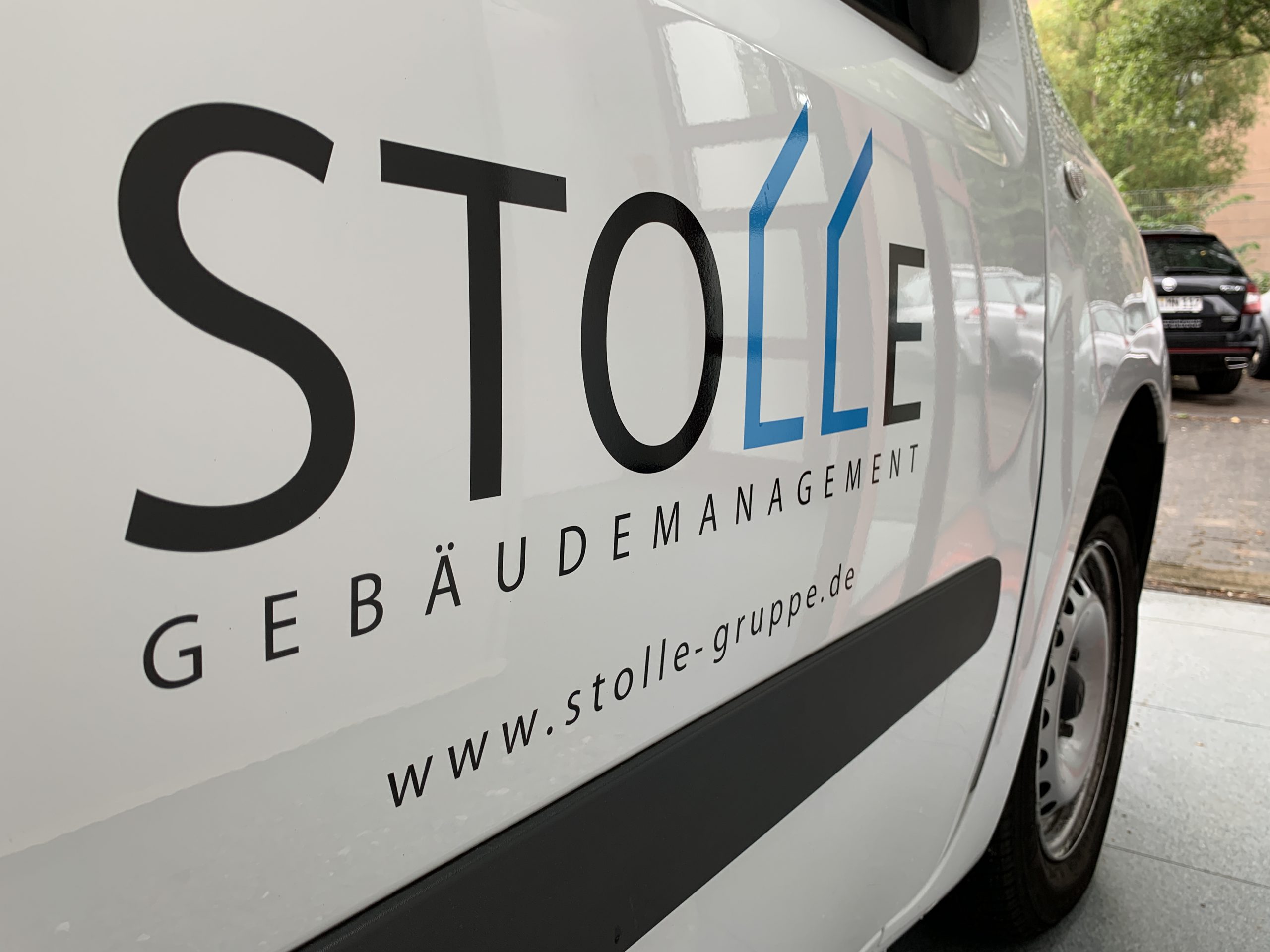 Auto Beklebung mit Logo