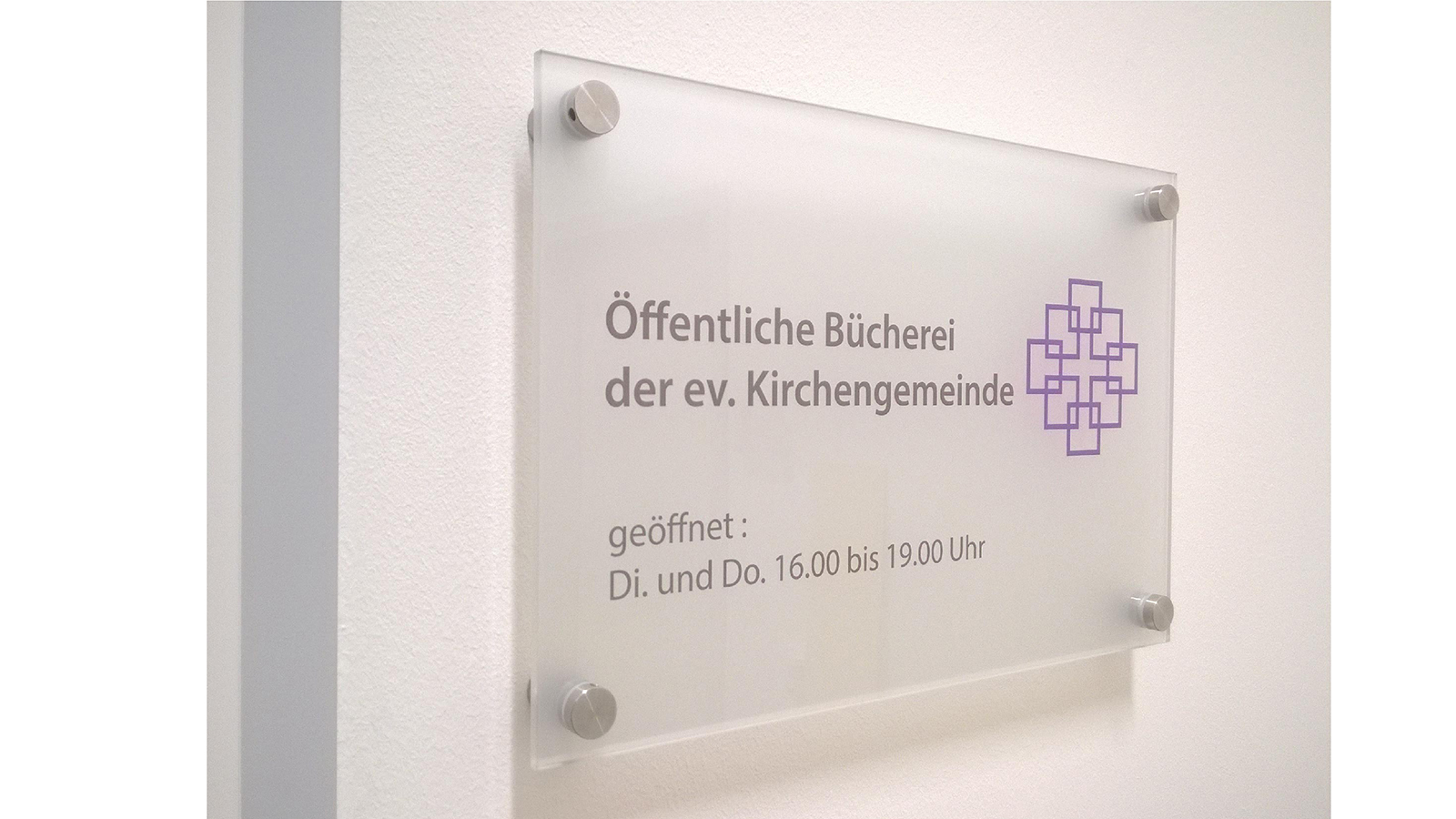 Satiniertes Türschild
